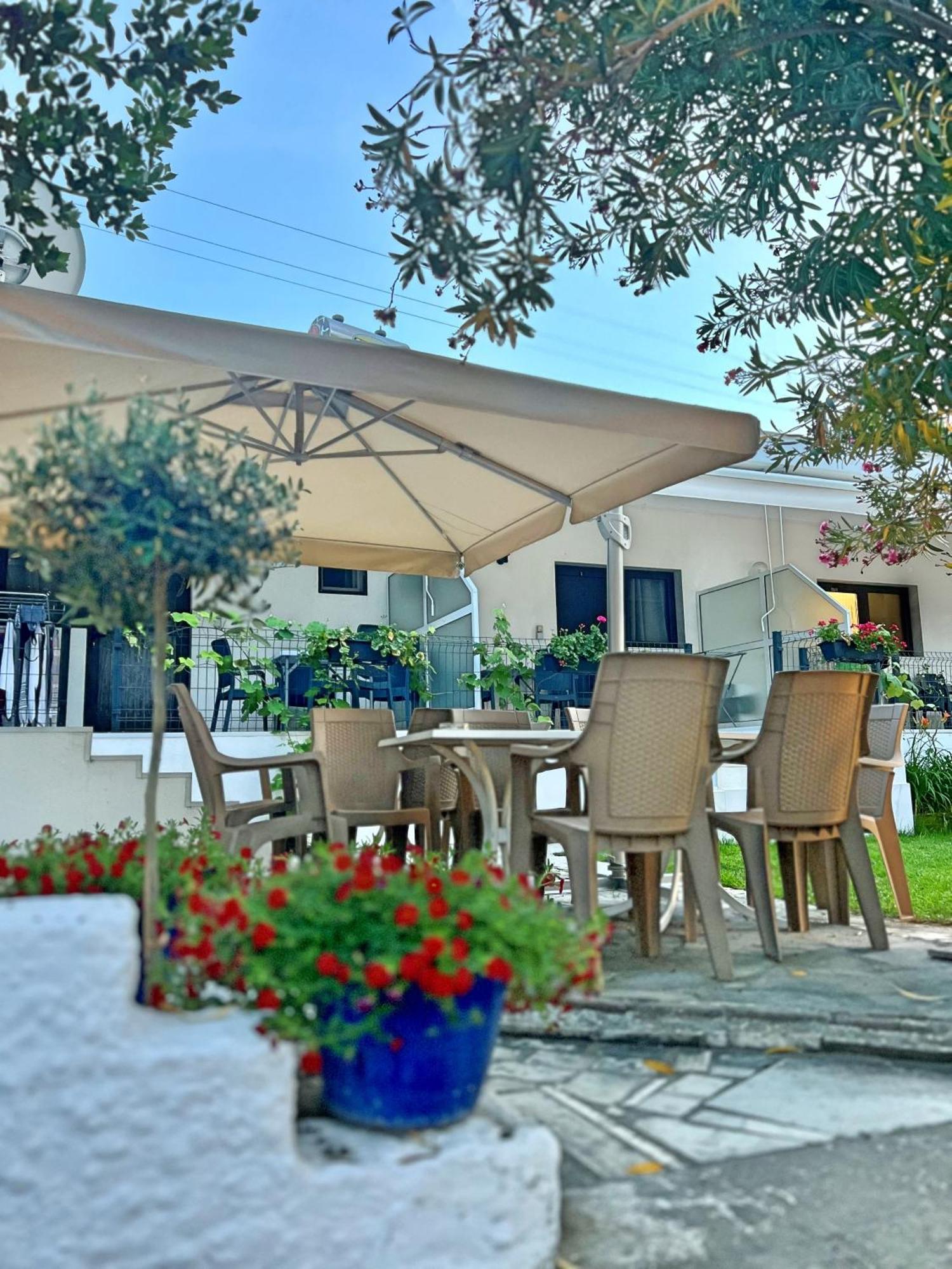 Guest House Julia Stavros  Buitenkant foto